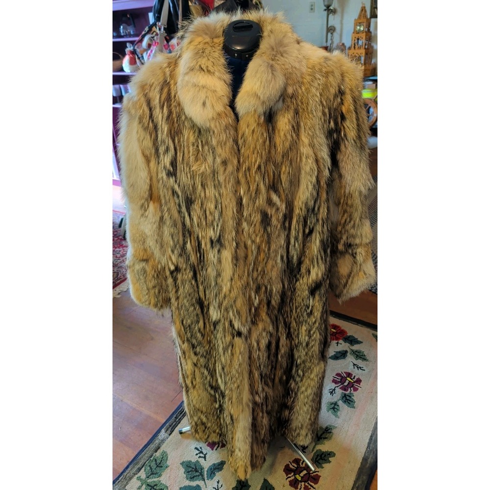 Gorgeous Stunning Vintage Antique Long Genuine Coyote Fur Coat By PD Furs